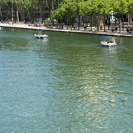Live Like A Parisian View * Παρίσι